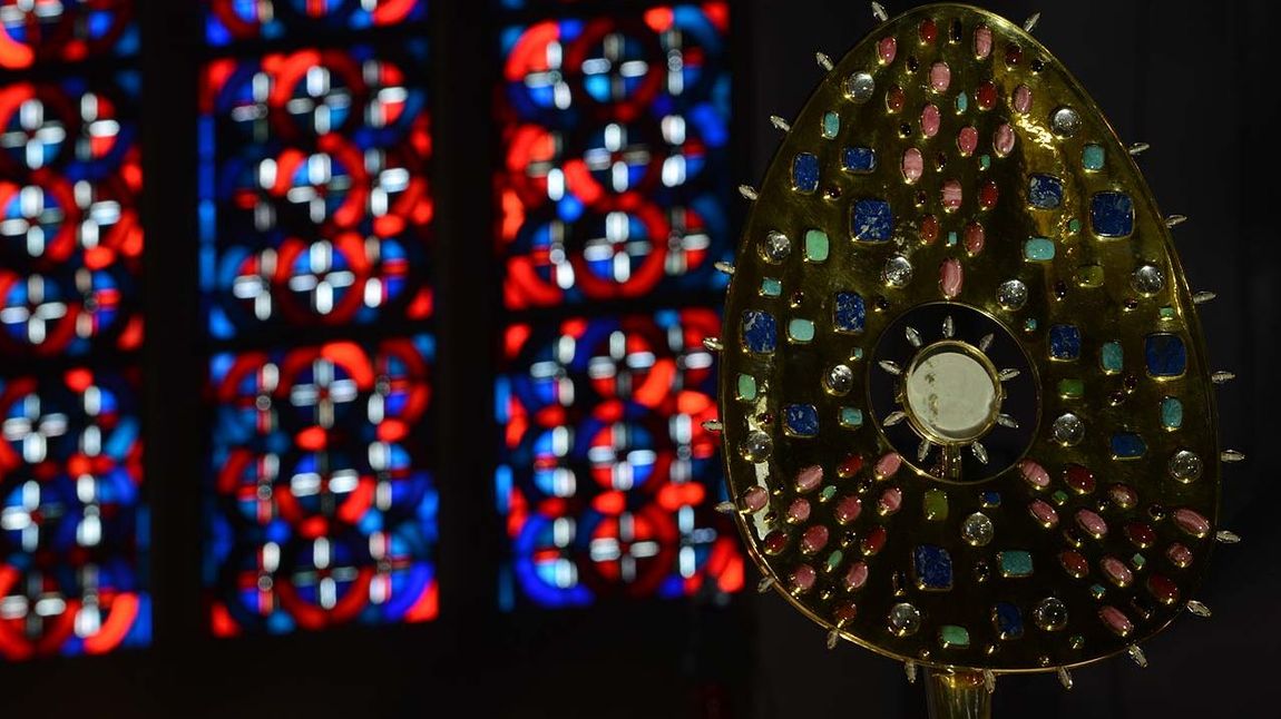 "Du sollst Gott anbeten, als würdest du ihn sehen. Denn auch wenn du ihn nicht siehst, er sieht dich gewiss"